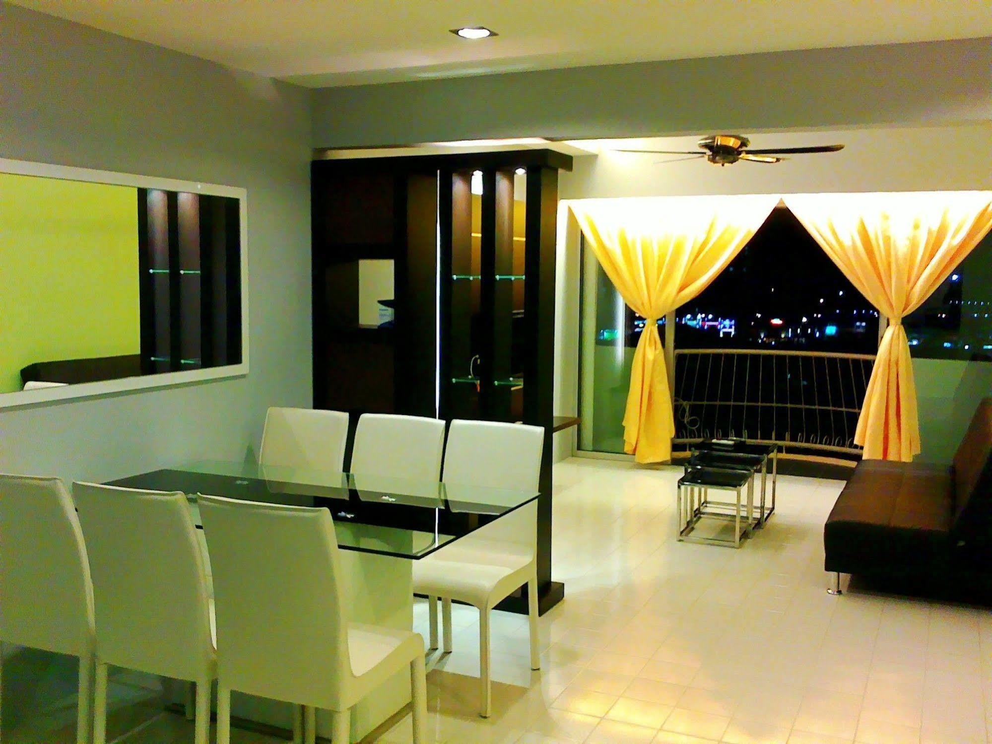 Malacca Hotel Apartment Екстериор снимка