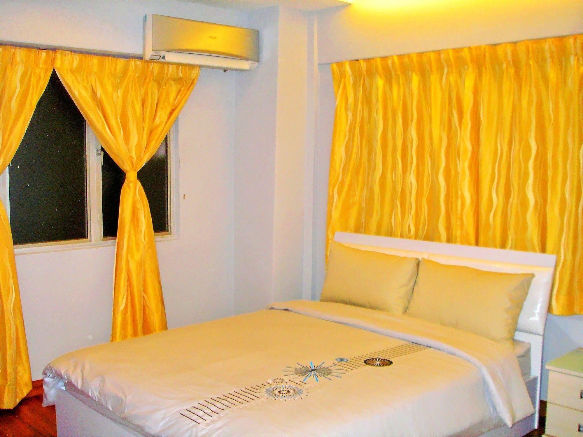 Malacca Hotel Apartment Екстериор снимка